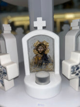 Load image into Gallery viewer, Mini altar church with Jesus